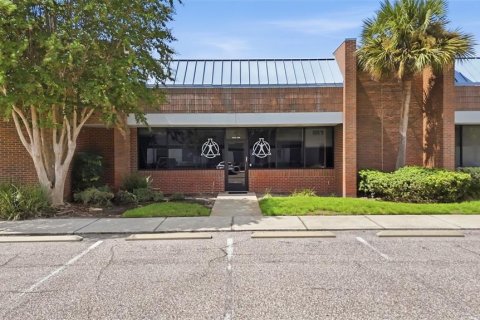 Commercial property in Winter Park, Florida 216.18 sq.m. № 2370807