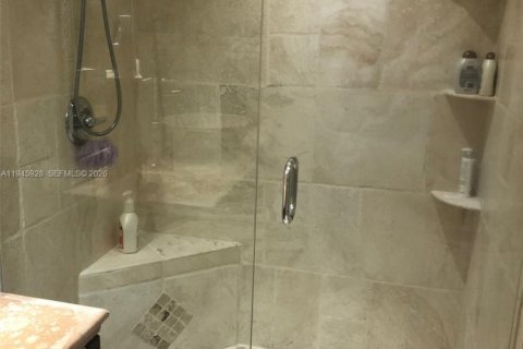 Снять в аренду виллу или дом в Санрайз, Флорида 4 спальни, № 2002727 - фото 11