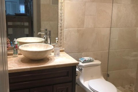 Снять в аренду виллу или дом в Санрайз, Флорида 4 спальни, № 2002727 - фото 13