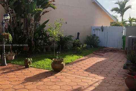 Снять в аренду виллу или дом в Санрайз, Флорида 4 спальни, № 2002727 - фото 20