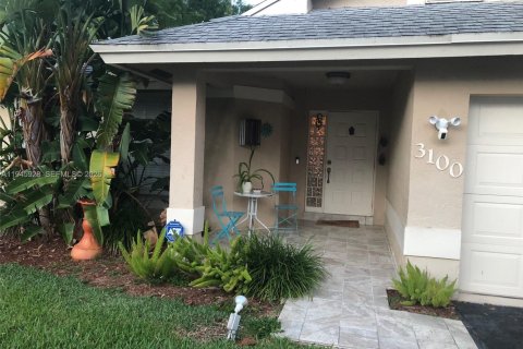 Дом в Санрайз, Флорида 4 спальни № 2002727