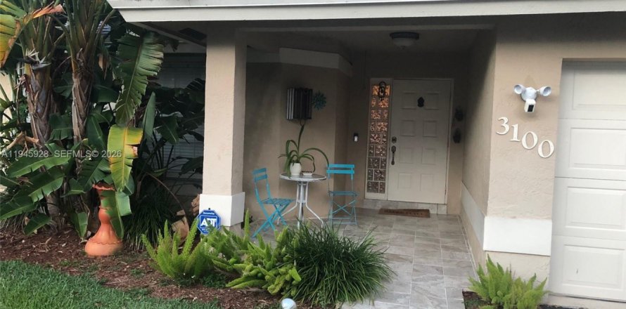 Дом в Санрайз, Флорида 4 спальни № 2002727