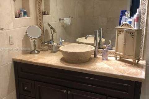 Снять в аренду виллу или дом в Санрайз, Флорида 4 спальни, № 2002727 - фото 10