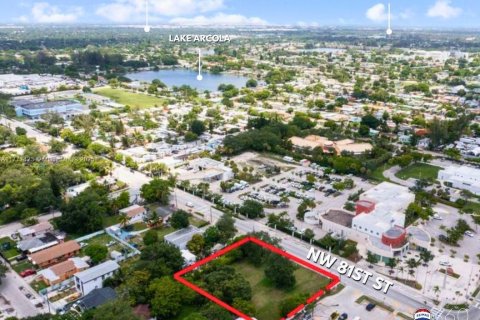 Propiedad comercial en venta en Miami, Florida № 1985605 - foto 4