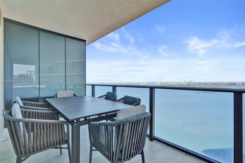 Condo in Miami, Florida, 4 bedrooms  № 2401268 - photo 9