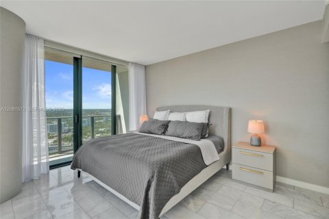Condo in Miami, Florida, 4 bedrooms  № 2401268 - photo 17