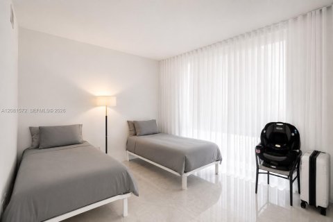 Condo in Miami, Florida, 4 bedrooms  № 2401268 - photo 21