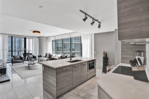Condo in Miami, Florida, 4 bedrooms  № 2401268 - photo 5