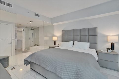 Condo in Miami, Florida, 4 bedrooms  № 2401268 - photo 10
