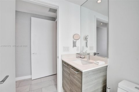 Condo in Miami, Florida, 4 bedrooms  № 2401268 - photo 20