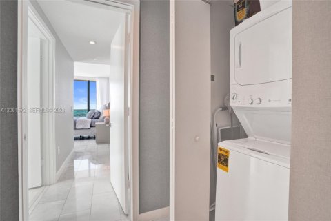 Condo in Miami, Florida, 4 bedrooms  № 2401268 - photo 28