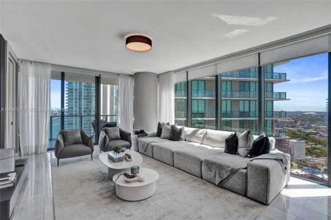 Condo in Miami, Florida, 4 bedrooms  № 2401268 - photo 7