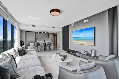 Condo in Miami, Florida, 4 bedrooms  № 2401268 - photo 8