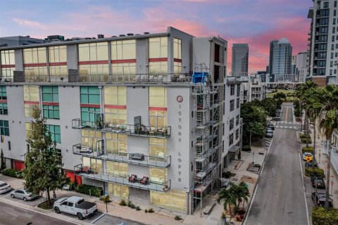 Copropriété à vendre à Tampa, Floride: 2 chambres, 168.71 m2 № 1902782 - photo 3