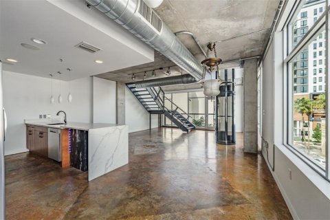 Copropriété à vendre à Tampa, Floride: 2 chambres, 168.71 m2 № 1902782 - photo 8