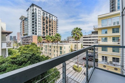 Copropriété à vendre à Tampa, Floride: 2 chambres, 168.71 m2 № 1902782 - photo 2