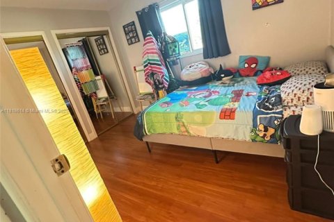 House in Sunrise, Florida 3 bedrooms, 148.64 sq.m. № 1776005 - photo 9