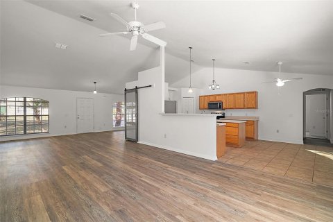 House in Fruitland Park, Florida 4 bedrooms, 207.92 sq.m. № 1852468 - photo 25