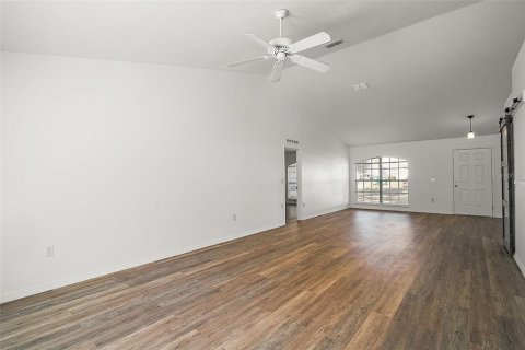 House in Fruitland Park, Florida 4 bedrooms, 207.92 sq.m. № 1852468 - photo 24