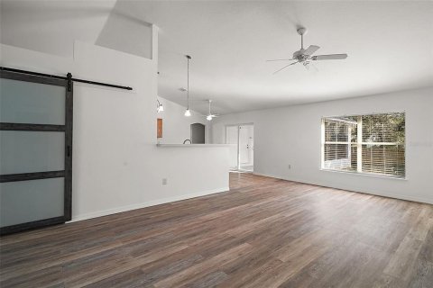 House in Fruitland Park, Florida 4 bedrooms, 207.92 sq.m. № 1852468 - photo 21
