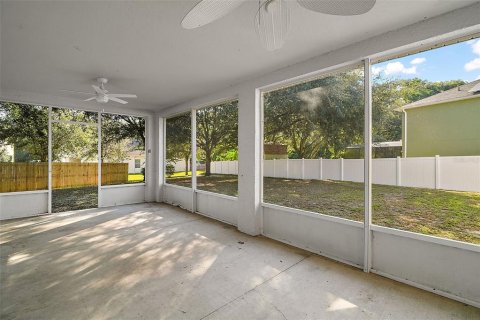 House in Fruitland Park, Florida 4 bedrooms, 207.92 sq.m. № 1852468 - photo 18