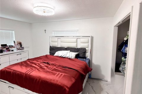 Casa en venta en Miami, Florida, 3 dormitorios, 110 m2 № 1850410 - foto 15