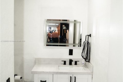 Casa en venta en Miami, Florida, 3 dormitorios, 110 m2 № 1850410 - foto 24
