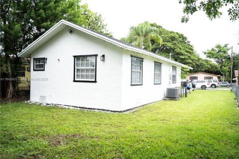 Casa en venta en Miami, Florida, 3 dormitorios, 110 m2 № 1850410 - foto 4