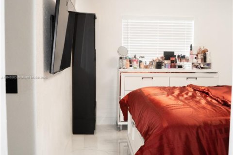 Casa en venta en Miami, Florida, 3 dormitorios, 110 m2 № 1850410 - foto 16