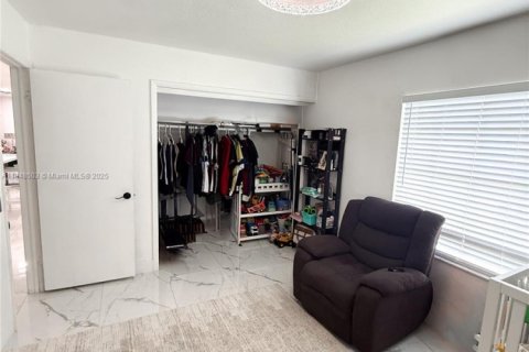 Casa en venta en Miami, Florida, 3 dormitorios, 110 m2 № 1850410 - foto 18