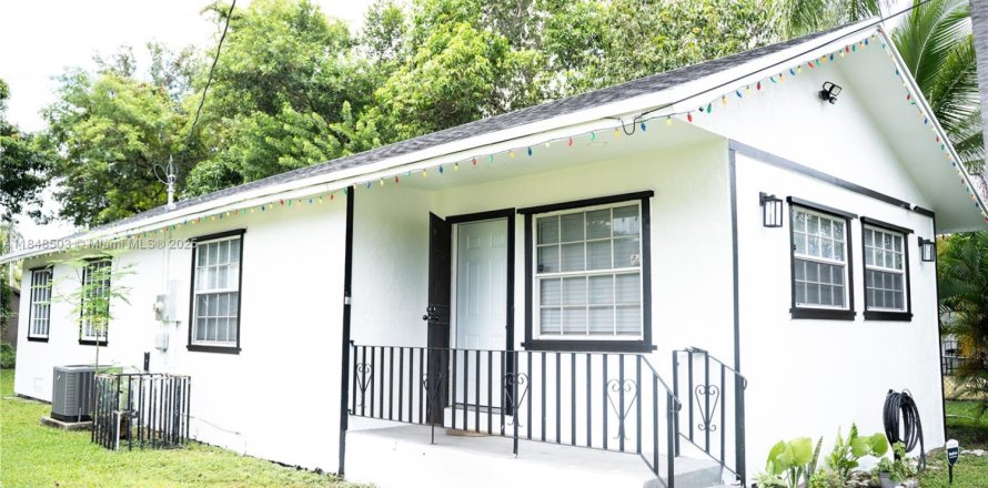 Casa en Miami, Florida 3 dormitorios, 110 m2 № 1850410
