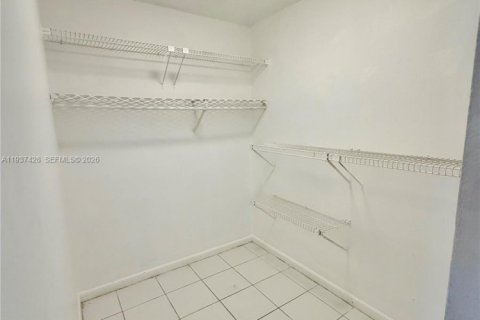 Condo in Pompano Beach, Florida, 2 bedrooms № 1997517 - photo 18