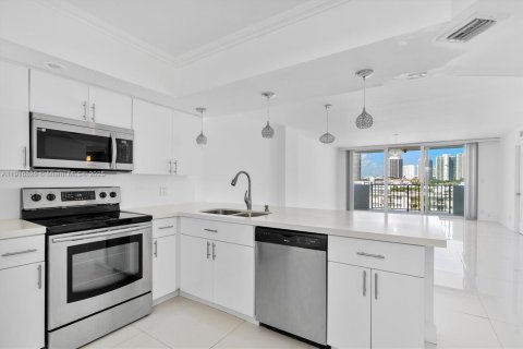 Condo in North Miami Beach, Florida, 2 bedrooms  № 1972885 - photo 20