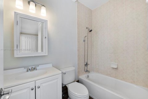 Villa ou maison à vendre à Cutler Bay, Floride: 5 chambres, 366.5 m2 № 1896025 - photo 25