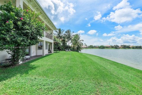 Villa ou maison à vendre à Cutler Bay, Floride: 5 chambres, 366.5 m2 № 1896025 - photo 11