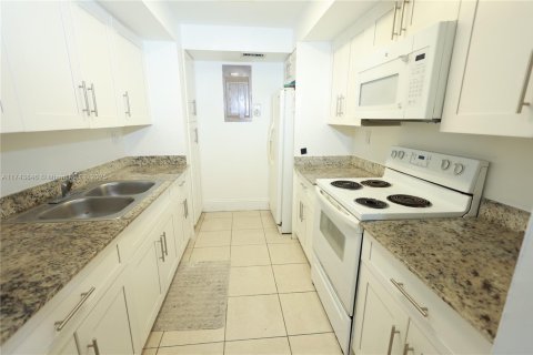 Купить кондоминиум в Майами, Флорида 3 спальни, 126.63м2, № 1860143 - фото 3