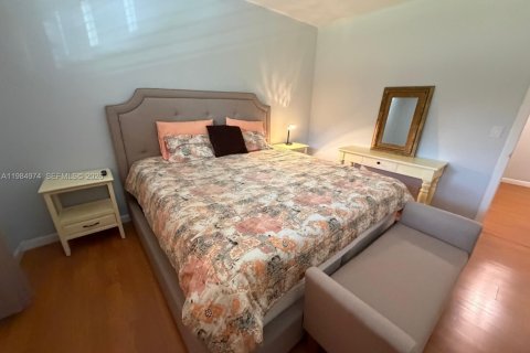 Condominio en venta en Hallandale Beach, Florida, 2 dormitorios, 98.48 m2 № 2046809 - foto 17