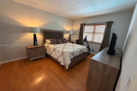 Condominio en venta en Hallandale Beach, Florida, 2 dormitorios, 98.48 m2 № 2046809 - foto 9