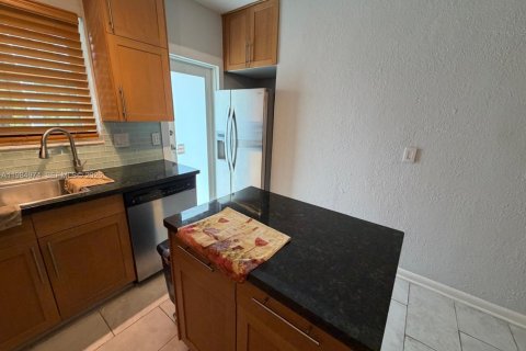 Condominio en venta en Hallandale Beach, Florida, 2 dormitorios, 98.48 m2 № 2046809 - foto 8