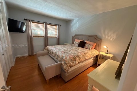 Condominio en venta en Hallandale Beach, Florida, 2 dormitorios, 98.48 m2 № 2046809 - foto 16