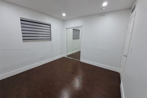 House in Homestead, Florida 3 bedrooms, 161.65 sq.m. № 1953284 - photo 12