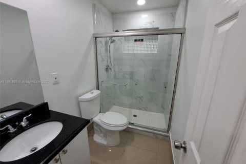 House in Homestead, Florida 3 bedrooms, 161.65 sq.m. № 1953284 - photo 4