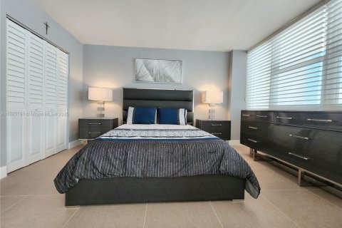 Купить кондоминиум в Халландейл-Бич, Флорида 2 спальни, 115.94м2, № 1933955 - фото 18