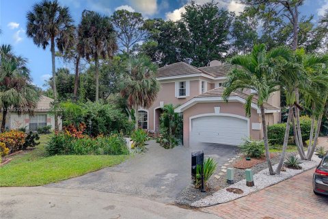 House in Coral Springs, Florida 4 bedrooms, 248.98 sq.m. № 1941304 - photo 2