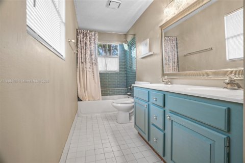 House in Coral Springs, Florida 4 bedrooms, 248.98 sq.m. № 1941304 - photo 26