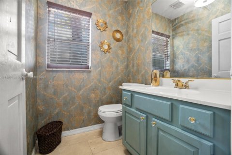House in Coral Springs, Florida 4 bedrooms, 248.98 sq.m. № 1941304 - photo 18
