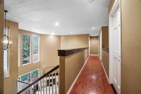 House in Coral Springs, Florida 4 bedrooms, 248.98 sq.m. № 1941304 - photo 24