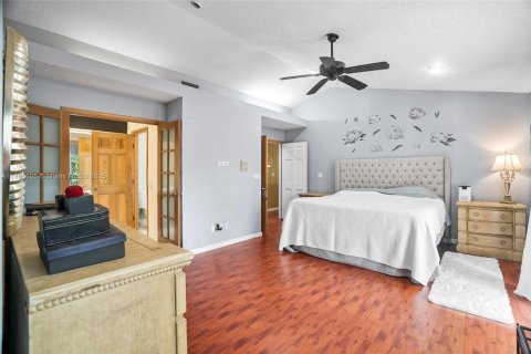 House in Coral Springs, Florida 4 bedrooms, 248.98 sq.m. № 1941304 - photo 28