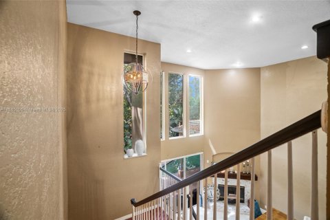 House in Coral Springs, Florida 4 bedrooms, 248.98 sq.m. № 1941304 - photo 23