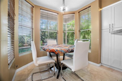 House in Coral Springs, Florida 4 bedrooms, 248.98 sq.m. № 1941304 - photo 17